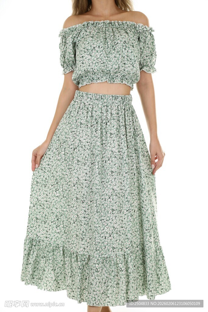  肩碎花长裙套装