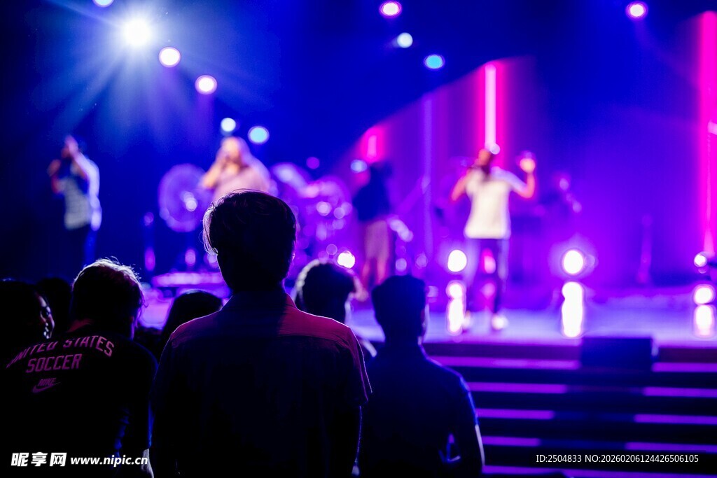 舞台表演现场观众视角