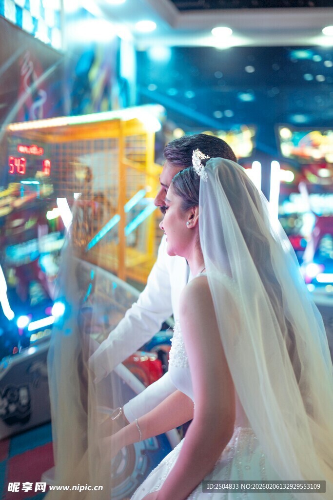 新娘在 戏厅的梦幻瞬间