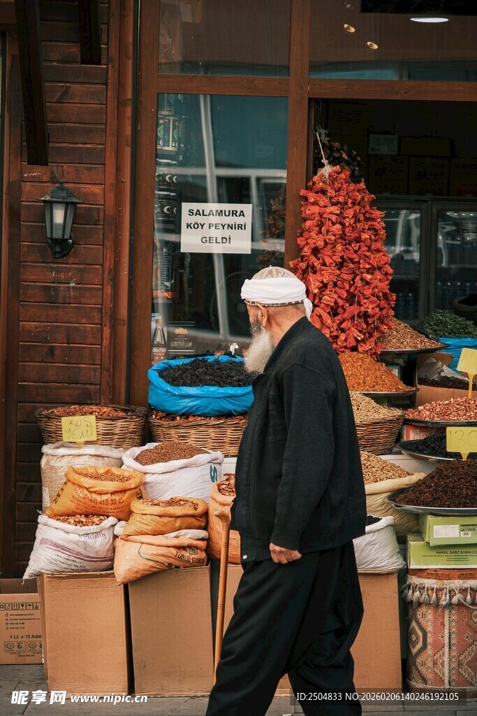 街头的传统食品售卖场景