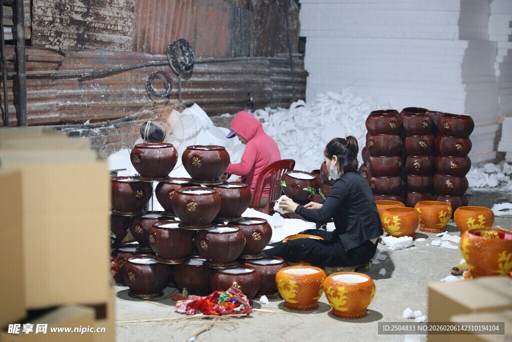 传统陶艺制作现场