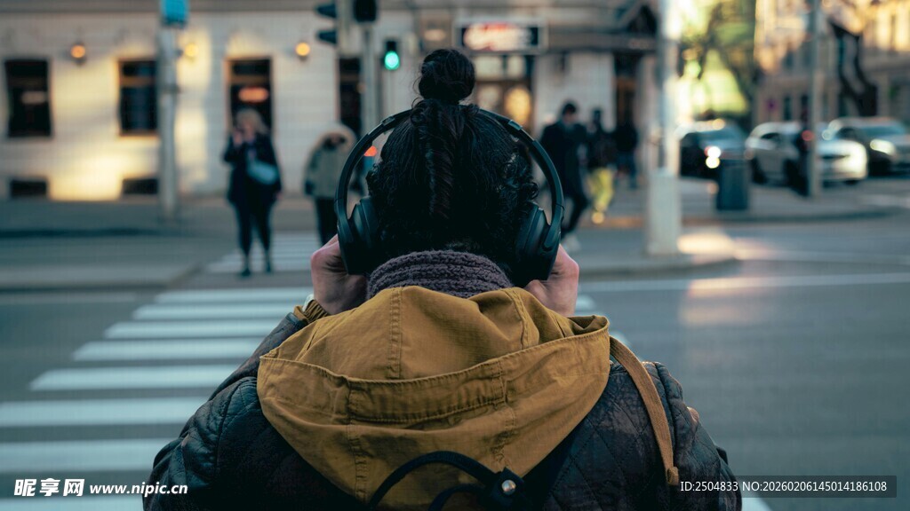 街头背影 行人与城市景象
