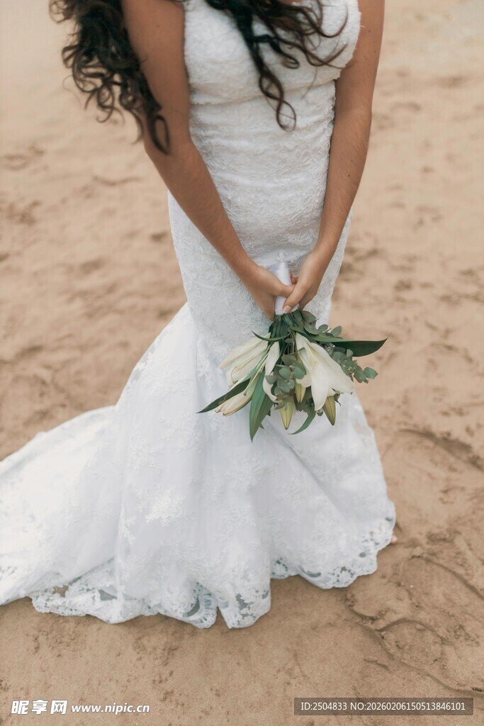 沙滩上的美丽新娘