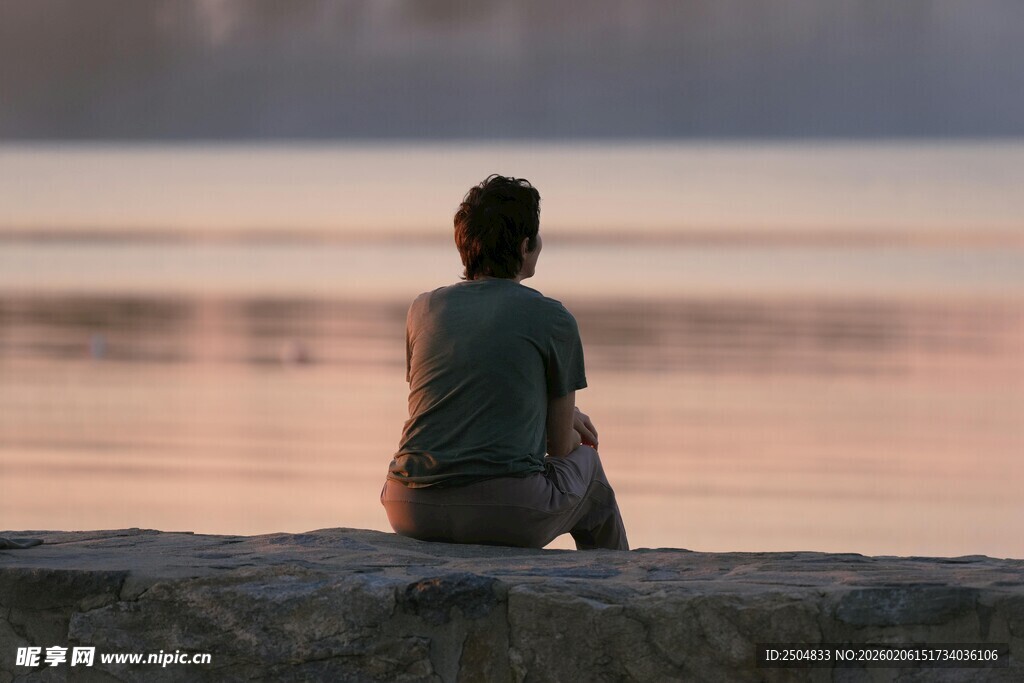 独坐赏景 沉思者