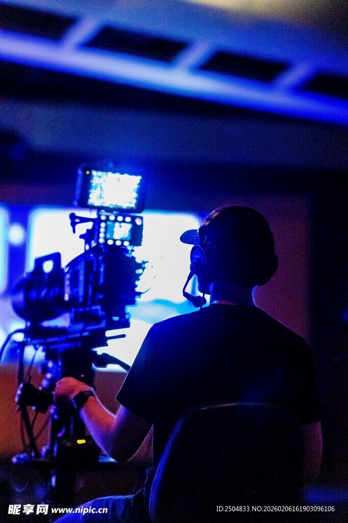 影视拍摄现场的工作人员