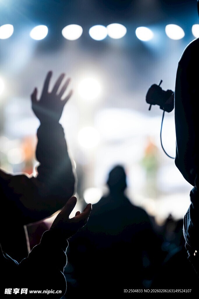 演唱会现场观众热情瞬间