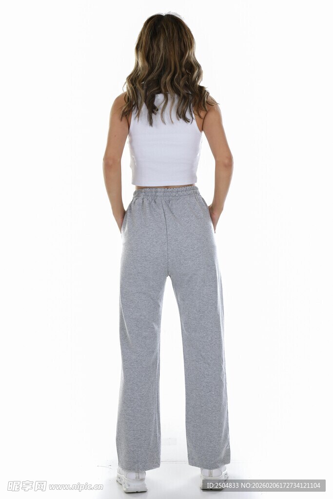 女士灰色阔腿裤穿搭背影