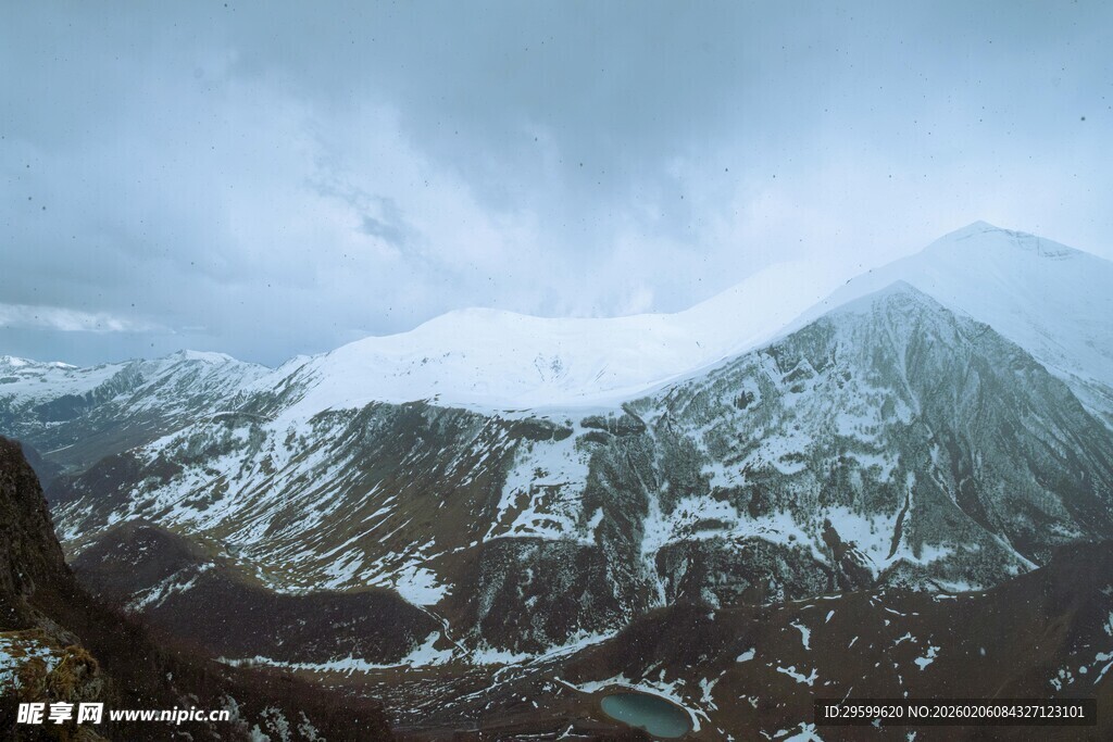 雪山壮丽景观