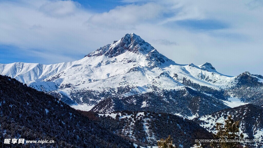 壮丽雪山美景