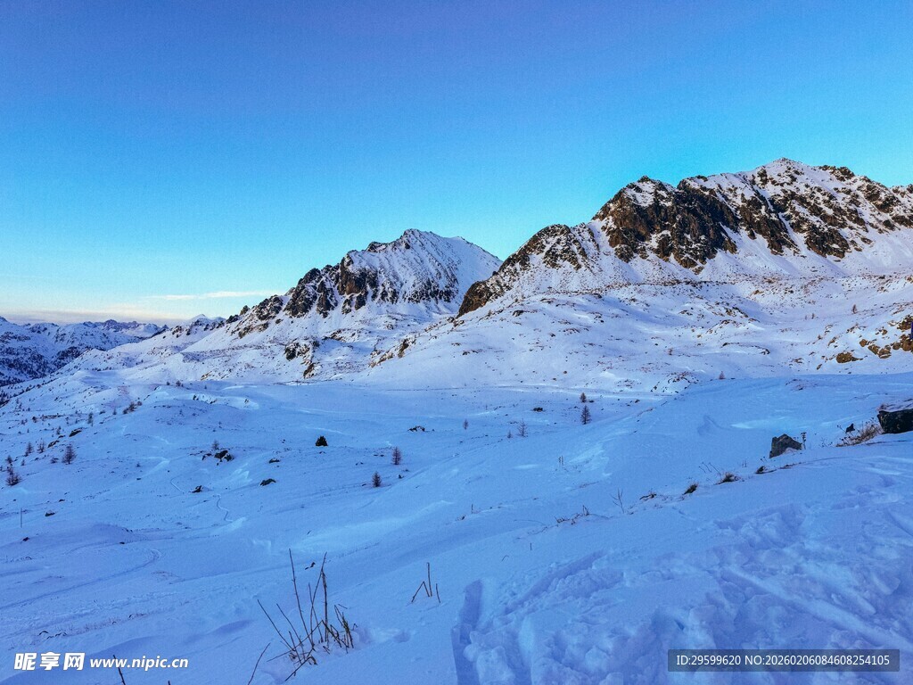 雪山壮丽风光