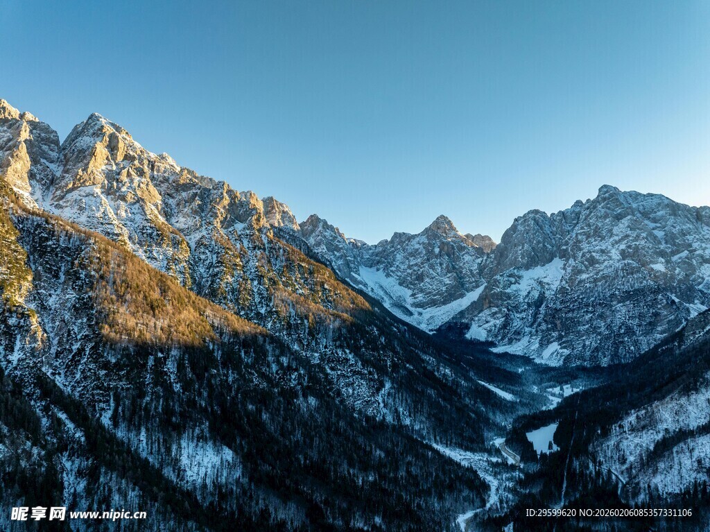 雪山壮丽风光