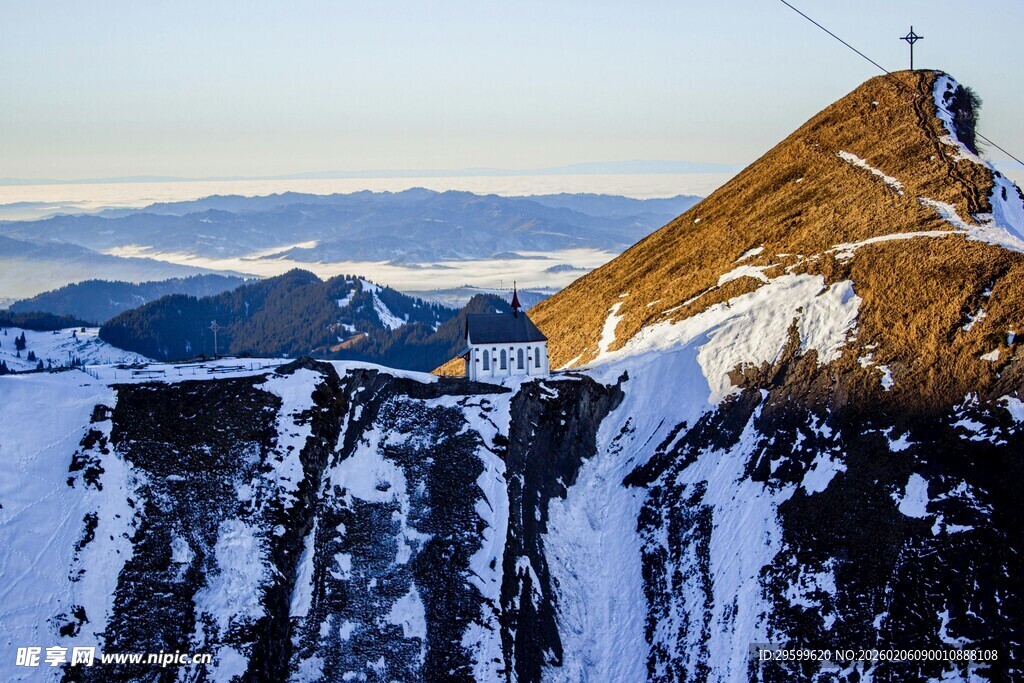 雪山之巅壮丽景致