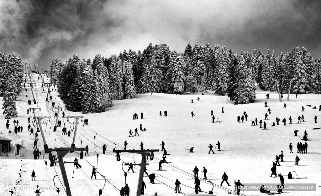 冬日滑雪场景