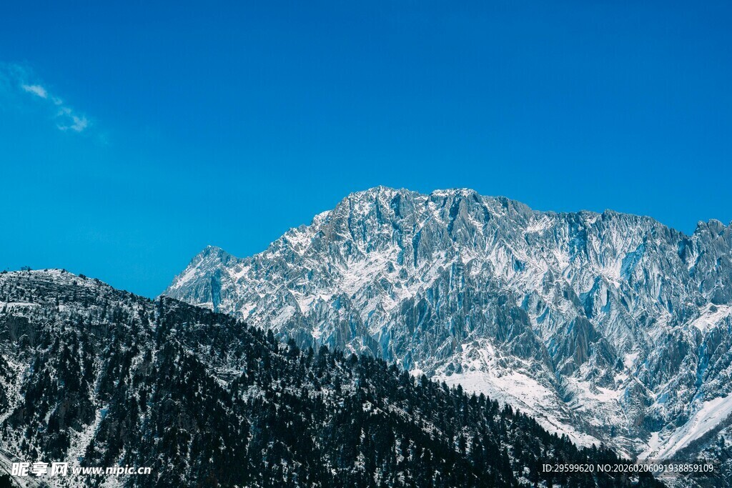 雪山壮丽风光