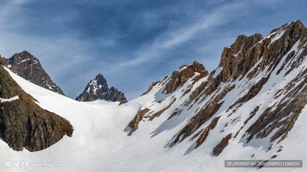 壮丽雪山景观