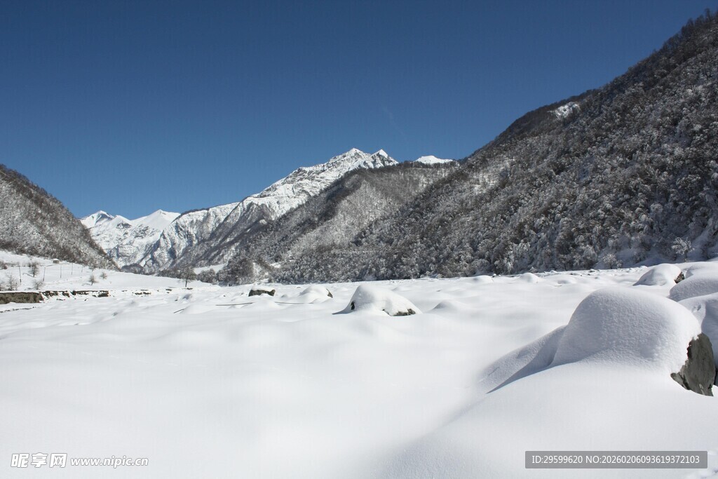 雪山壮丽雪景
