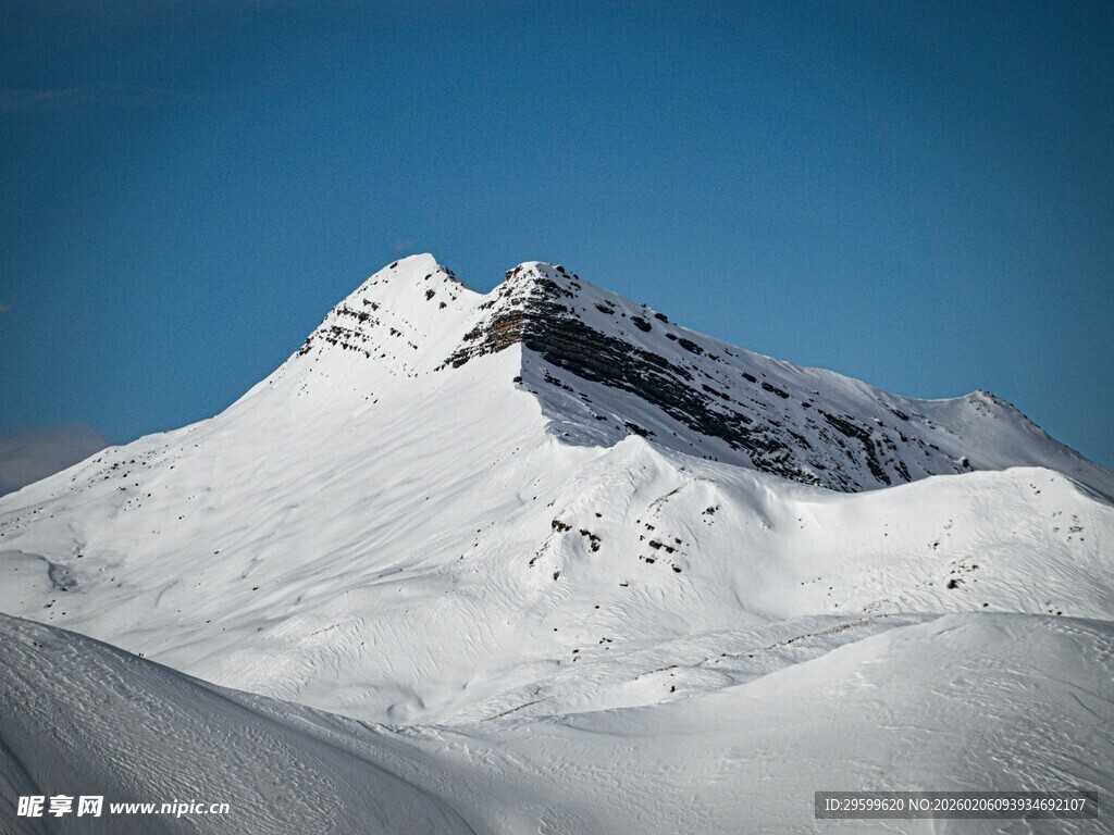 巍峨雪山 纯净壮丽之景