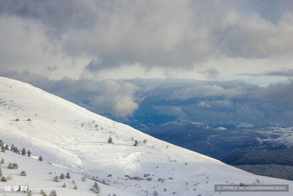 雪山景致 