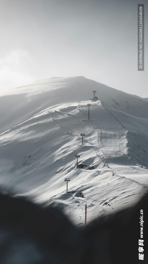 雪山缆车景观