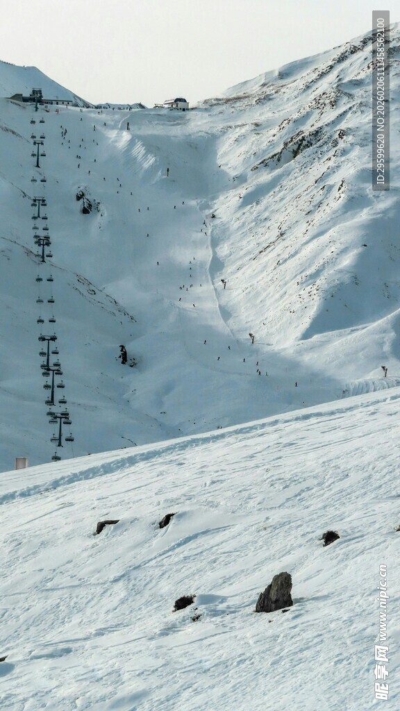 雪山缆车景观