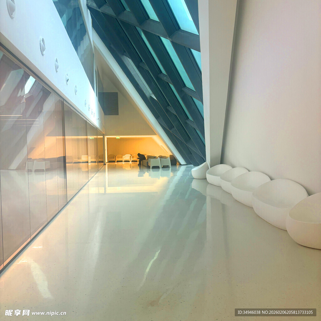 现代简约风格的室内走廊