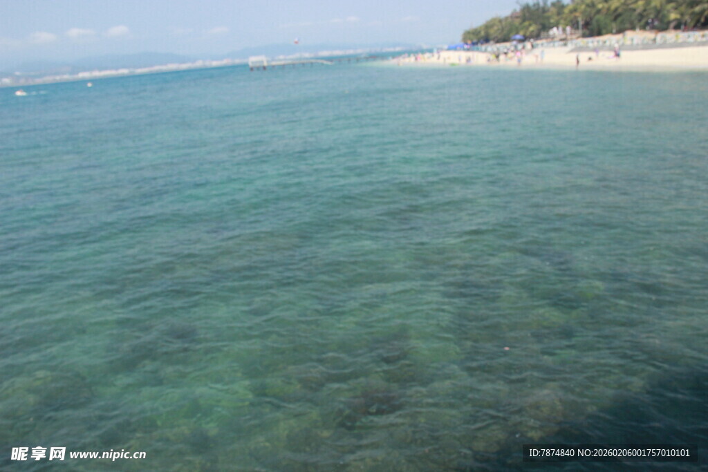 三亚清澈海边美景