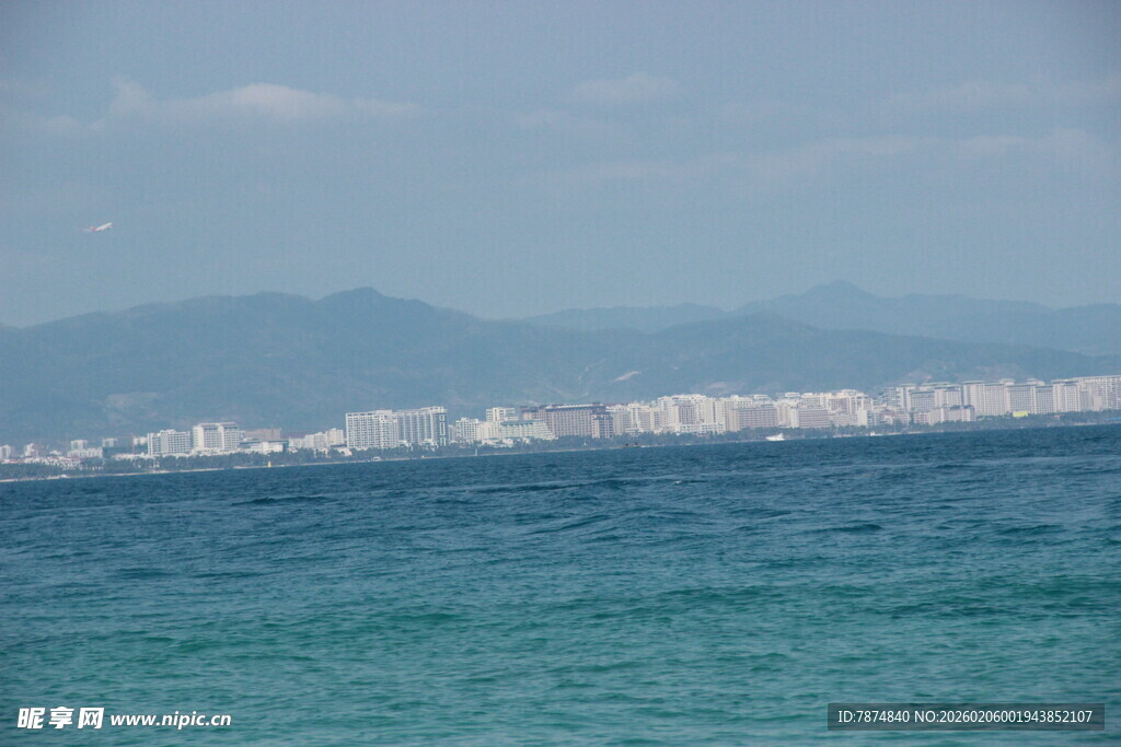 三亚碧海蓝天远眺城市景观
