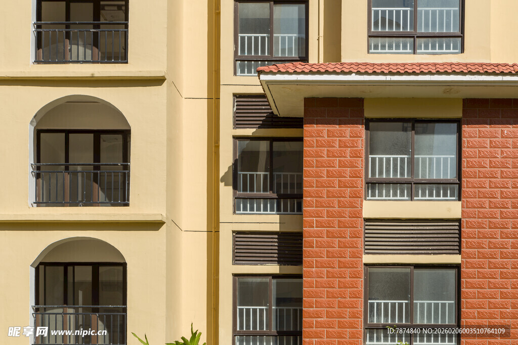 现代风格多层建筑外观