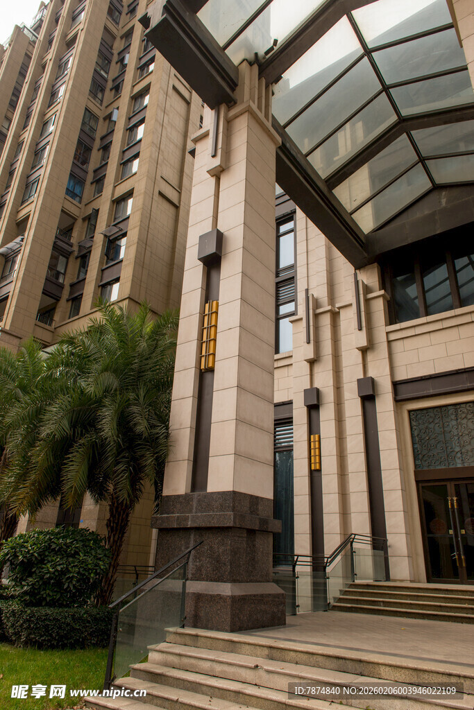 现代风格办公建筑外观