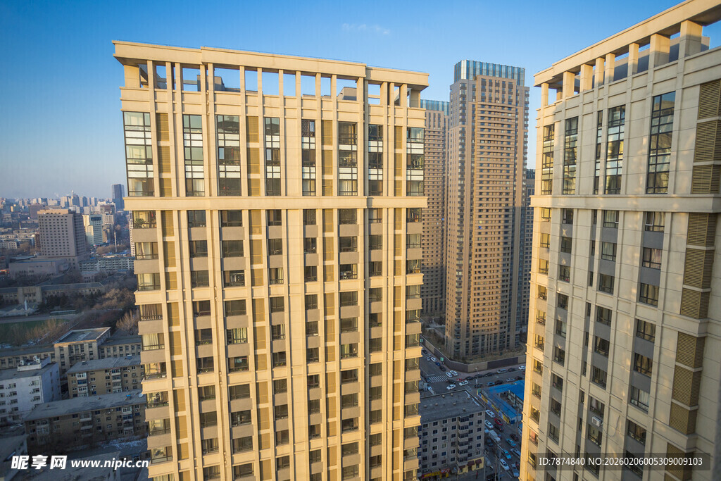 城市中的高层现代建筑