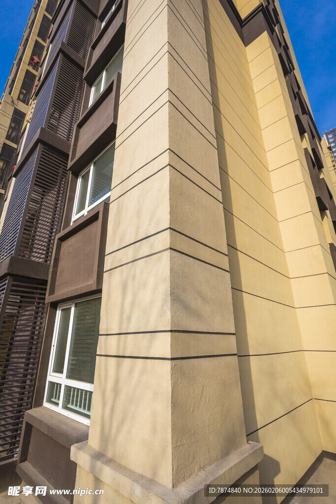 现代风格建筑外观一角