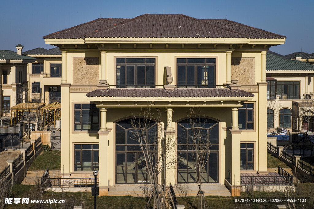 豪华双层别墅外观展示