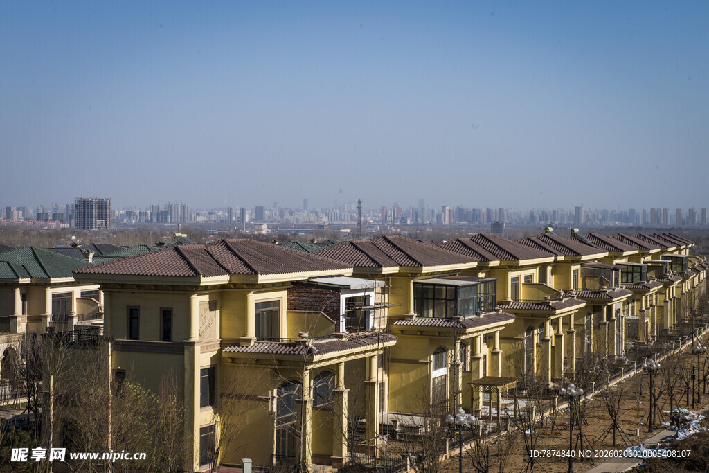 整齐排列的联排别墅景观