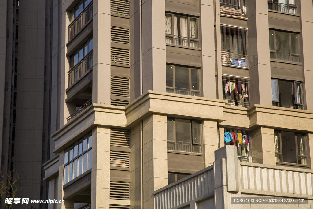 城市高楼建筑外观一角