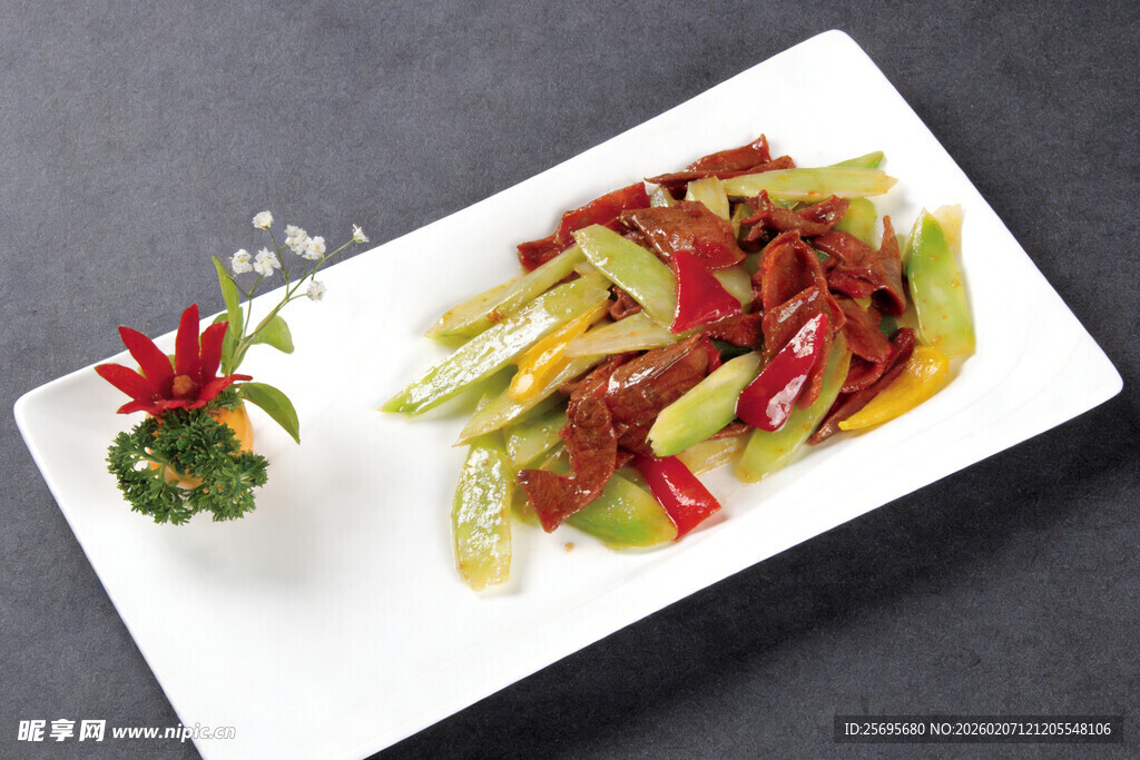 凤尾兰炒驼鸟肾