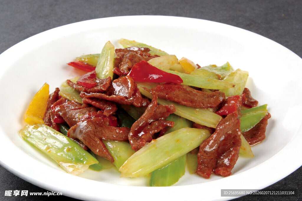 凤尾兰炒驼鸟肾