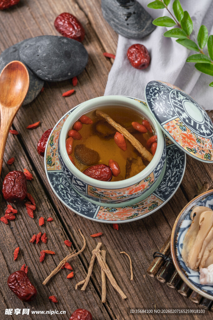 红枣枸杞养生汤