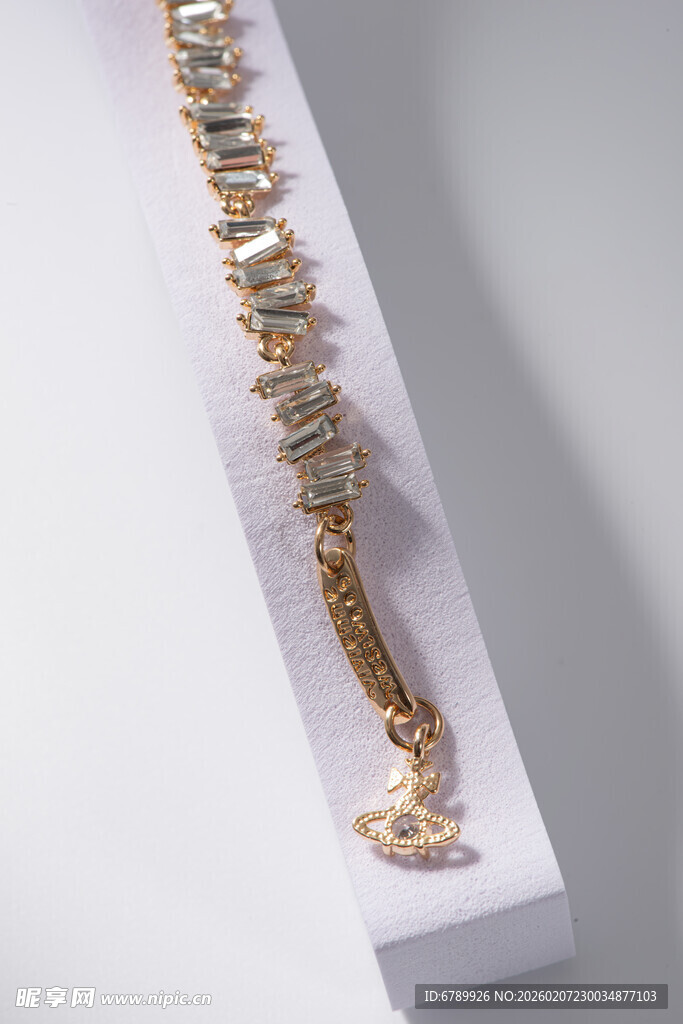 奢华金手链展示