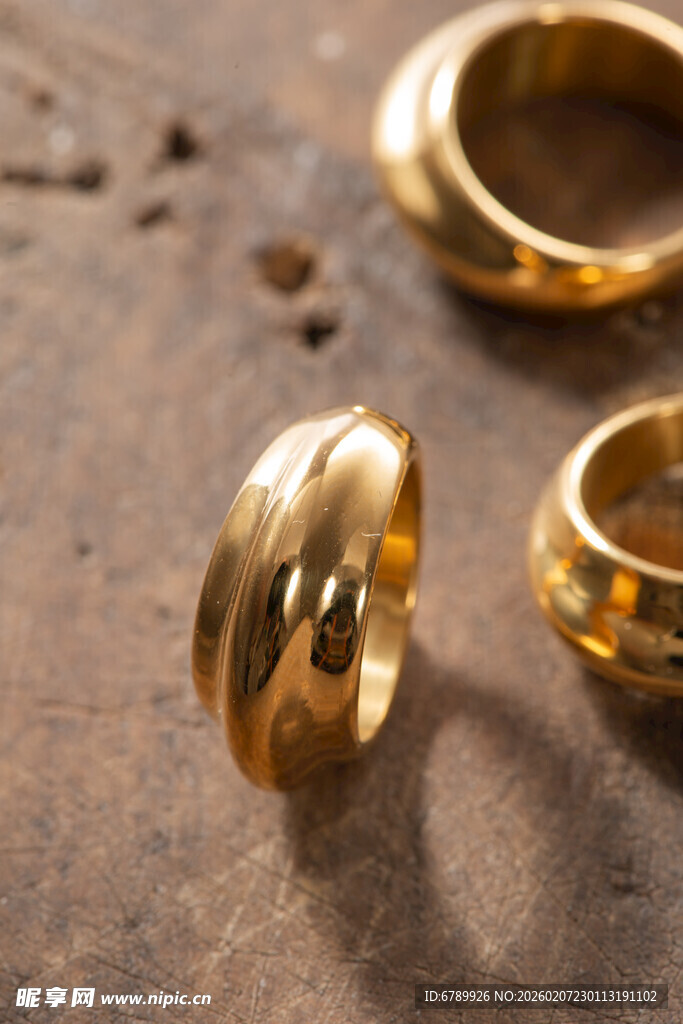 金色戒指饰品特写