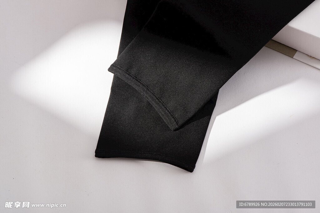 黑色长裤袜局部特写