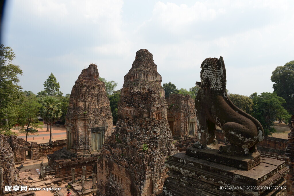 吴哥古迹中的古老石塔