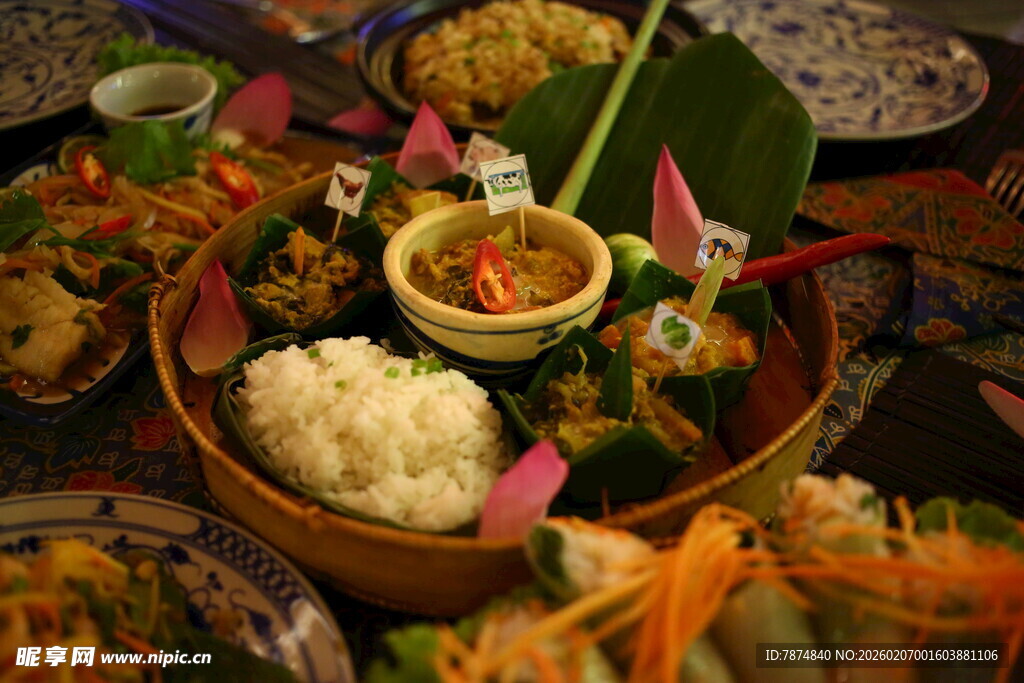 多彩东南亚风味美食拼盘