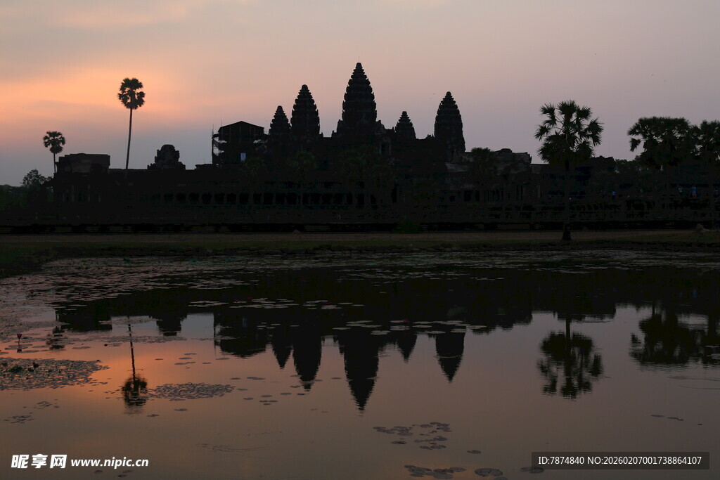 吴哥窟日落倒影美景