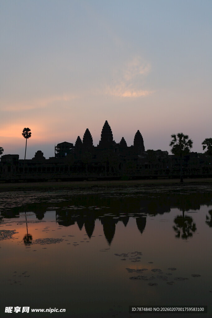 吴哥窟日落倒影美景