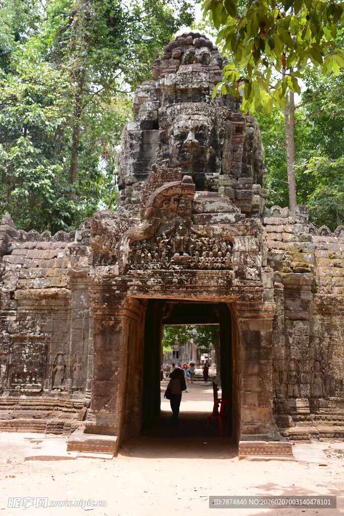吴哥窟古老石门景观