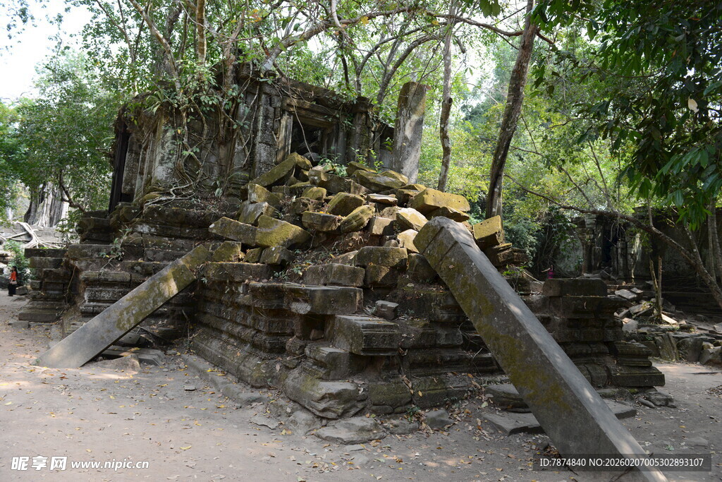柬埔寨古老神秘的丛林寺庙遗迹