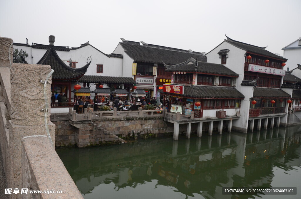 江南水乡古镇临水建筑