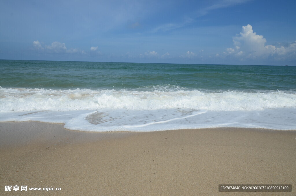 海边沙滩海浪美景