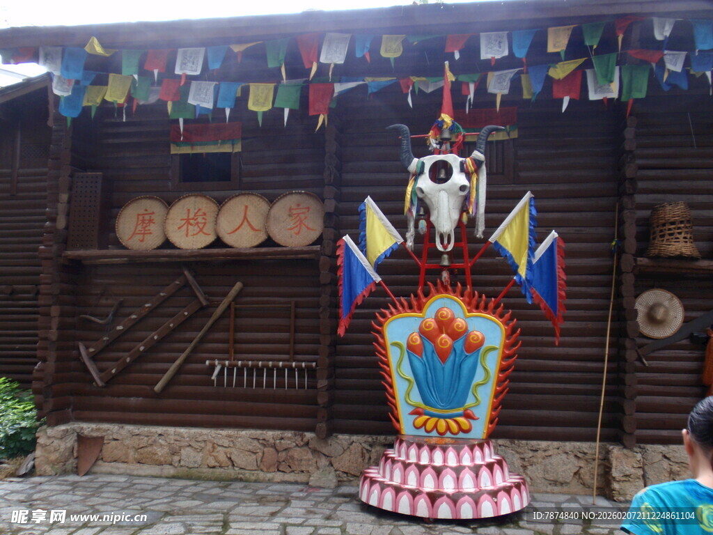 藏族风格装饰摆件展示