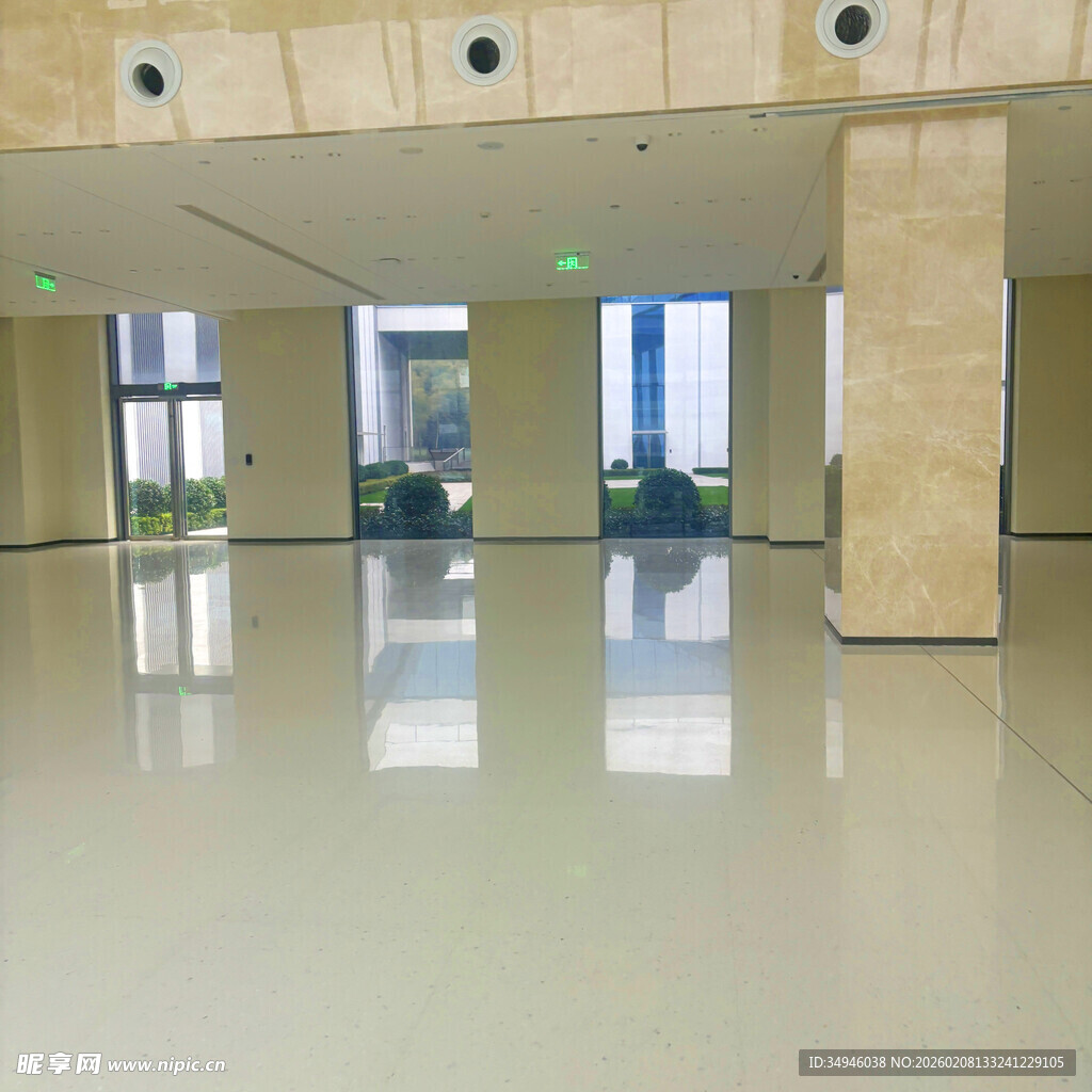 宽敞明亮的现代化大厅